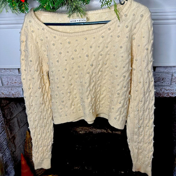 Alice + Olivia Cropped wool cable knit sweater with pearl embellishment size M - Picture 1 of 9